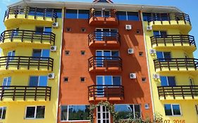 Casa Marea Neagra Костинещи 3*