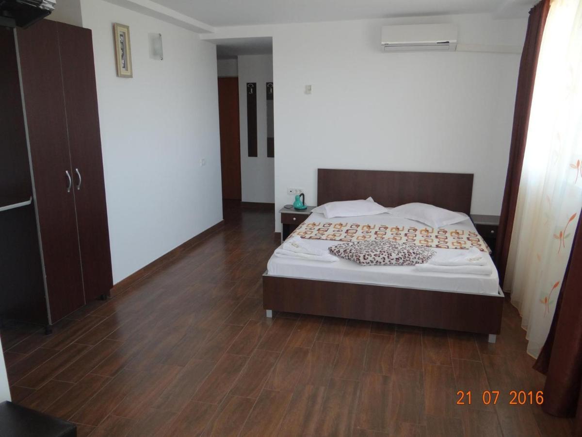 Casa Marea Neagra Hotel Костинещи Екстериор снимка