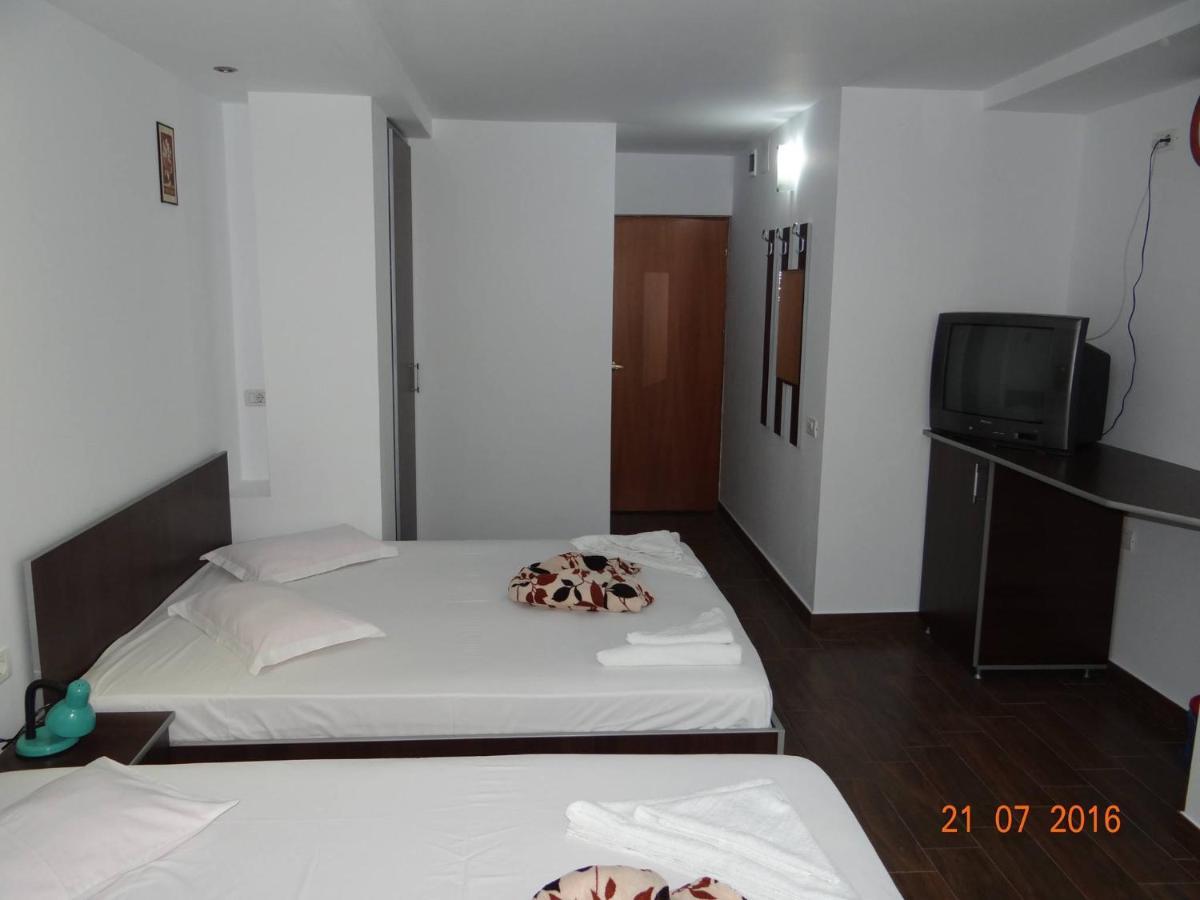 Casa Marea Neagra Hotel Костинещи Екстериор снимка